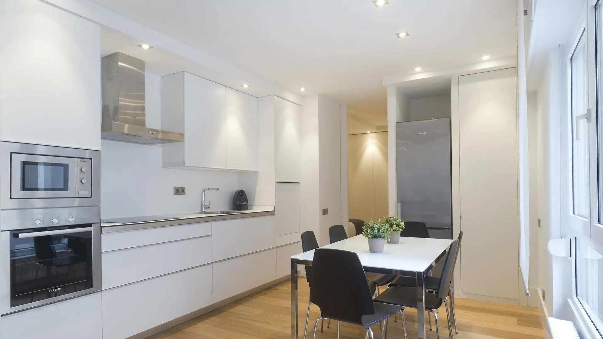 Avenida La Concha - Ib. Apartments San Sebastian